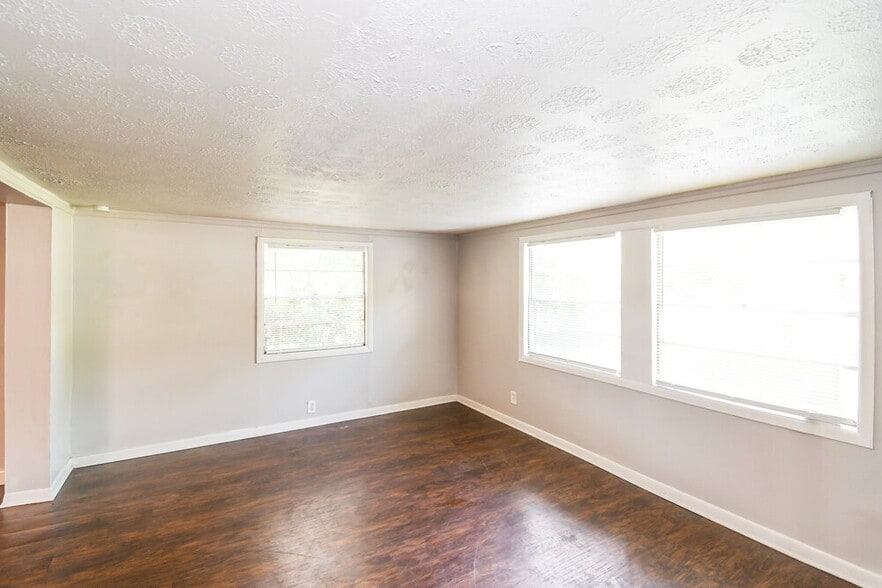 Building Photo - 10513 Suomi St