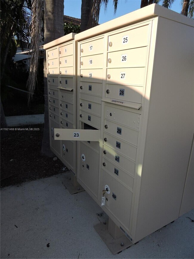 Building Photo - 18744 SW 28th Ct