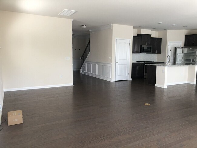 Building Photo - 4 Bed, 3 Bath in Desirable Apex