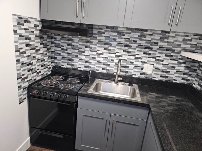 Building Photo - 617 S 9th St