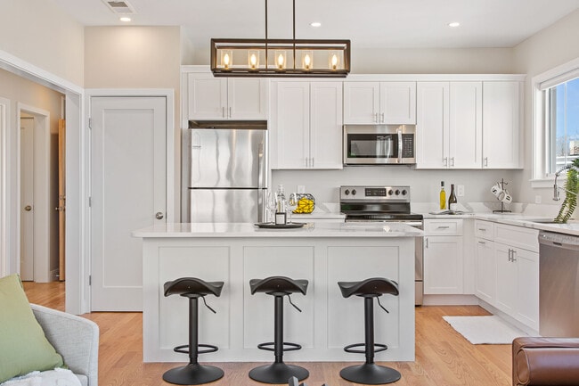 Building Photo - 4 Hecla St