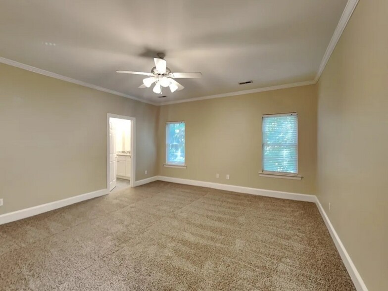 Building Photo - 10308 Waxhaw Hwy