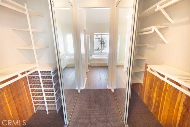 Building Photo - 10 Siena