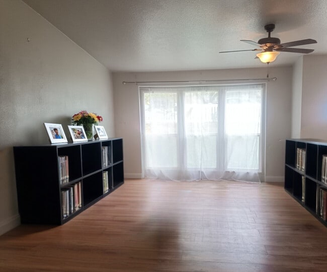 Building Photo - 381 4th N St