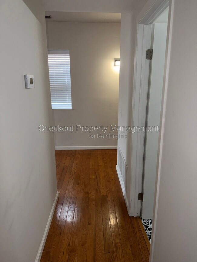 Building Photo - 5535 Pershing Ave