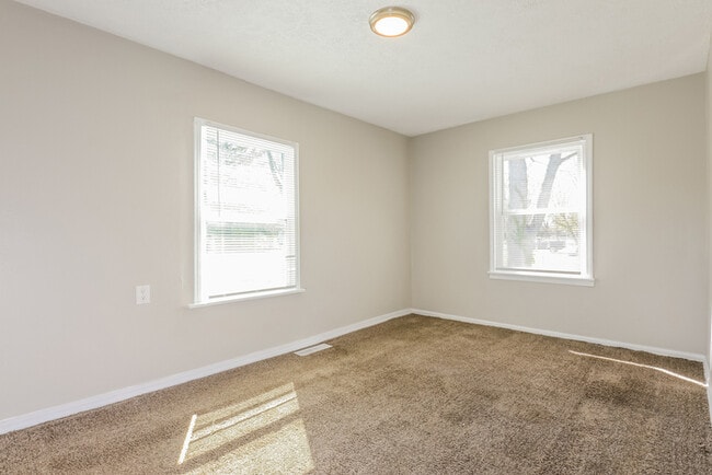 Building Photo - 2650 Kristen Dr