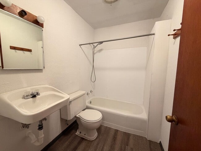 Building Photo - 3 Bedroom house in Rockwell City $850