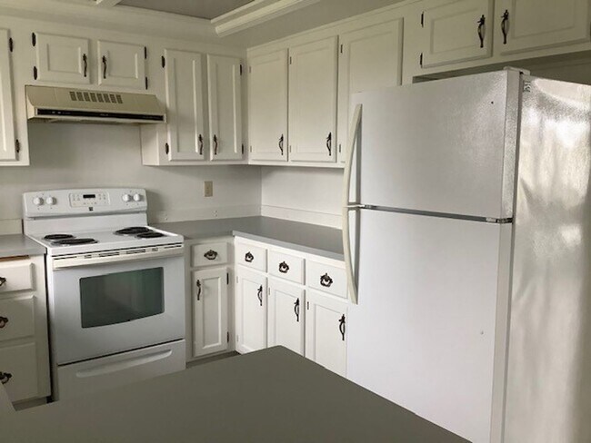 Building Photo - 2109