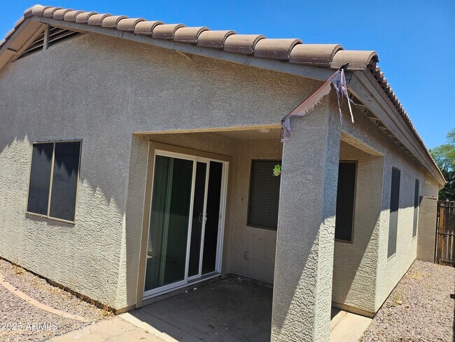 Building Photo - 825 E Lamonte St