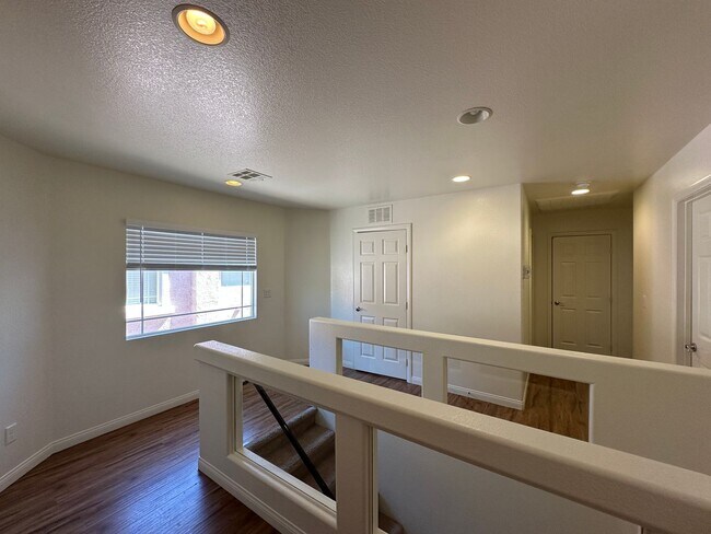 Building Photo - WOODBRIDGE AT PINNACLE PEAKS