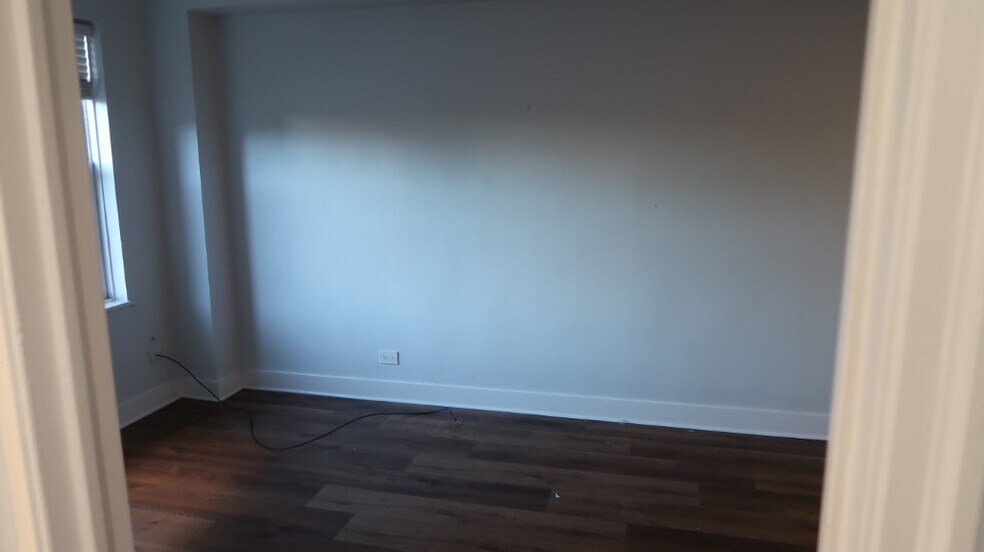 Building Photo - 534 W Stratford Pl