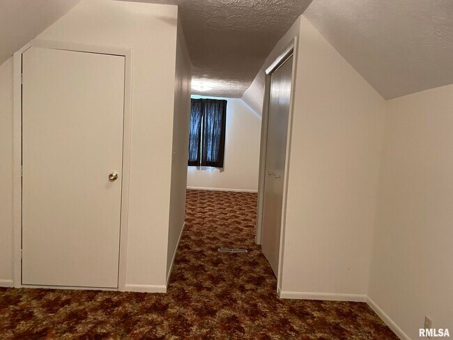 Building Photo - 2206 Pacific St