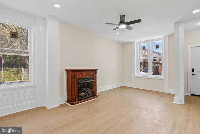 Building Photo - 2742 W Montgomery Ave