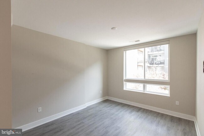 Building Photo - 145 Riverhaven Dr