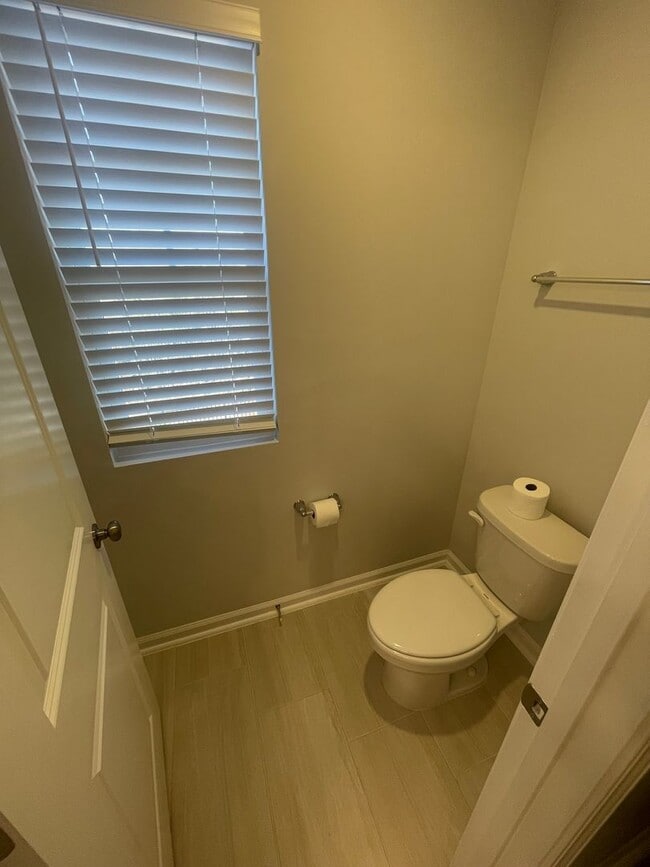 Building Photo - Charming 3 Bedroom Home located in Wake Forest