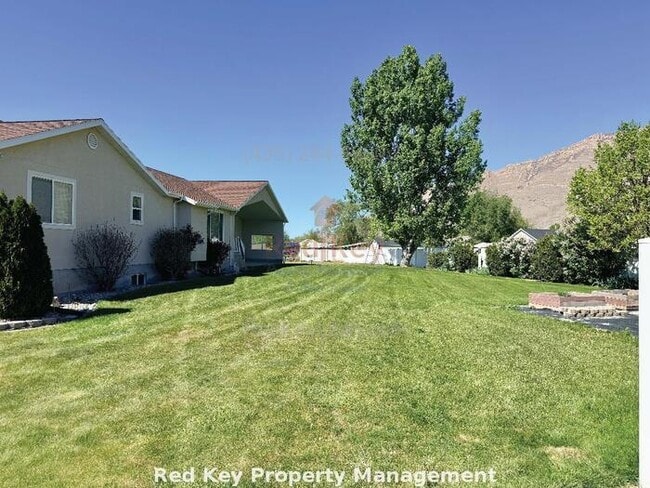 Building Photo - Breeze Cir Single Family Home