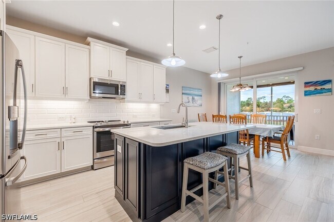 Building Photo - 2555 Seychelles Dr