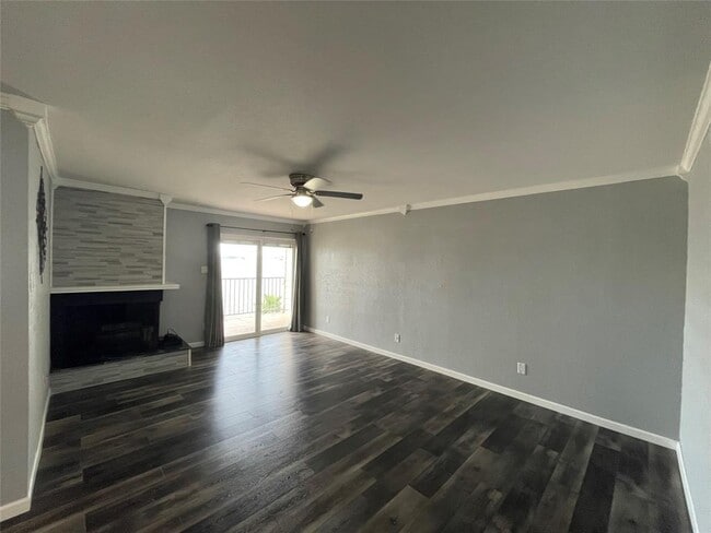 Building Photo - 4001 E NASA Pkwy