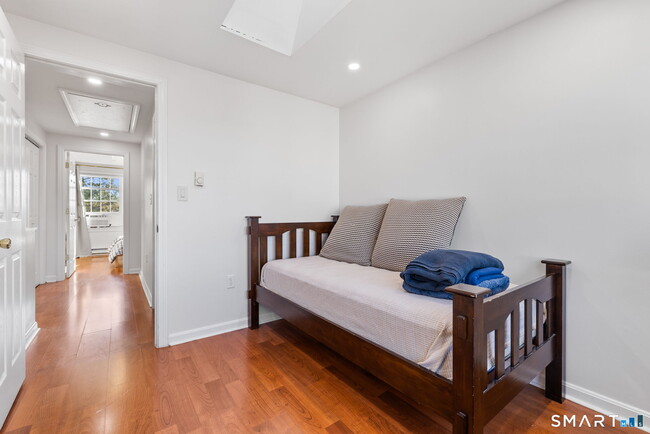 Building Photo - 133 Main St