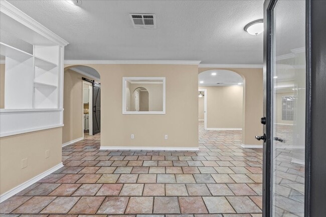 Building Photo - 114 Grand Ave