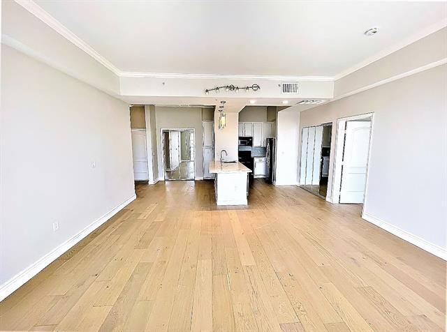 Building Photo - 3225 Turtle Creek Blvd Blvd