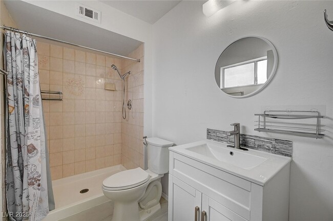 Building Photo - 7182 Acorn Ct