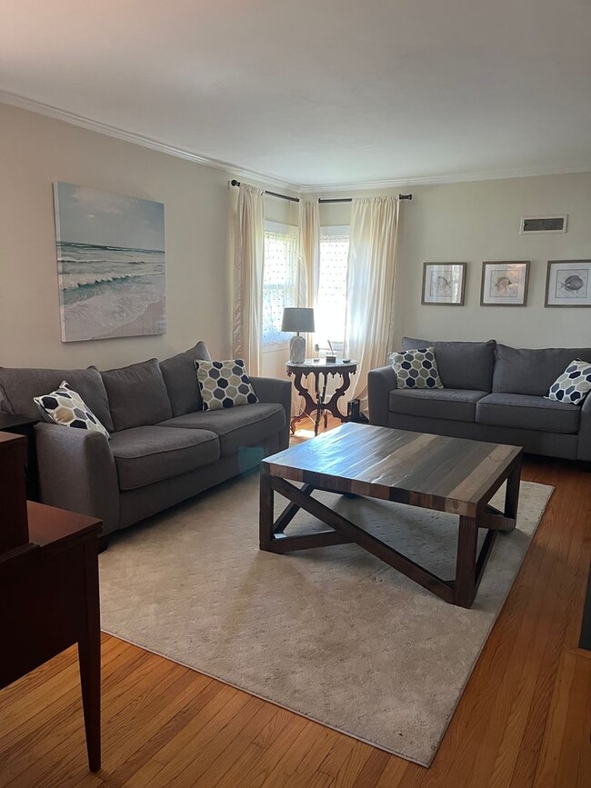 Building Photo - Mature Neighborhood, Modern Conveniences