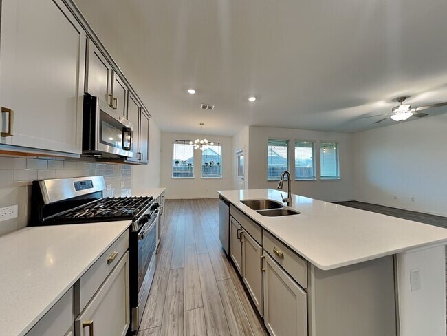 Building Photo - 7209 Dandelion Rd