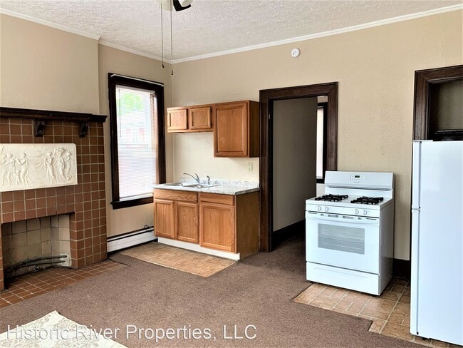 Building Photo - 215 11th St