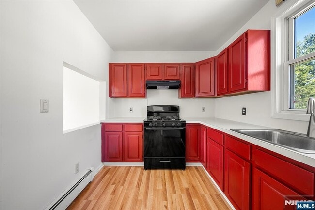 Building Photo - 539 Bergen Blvd