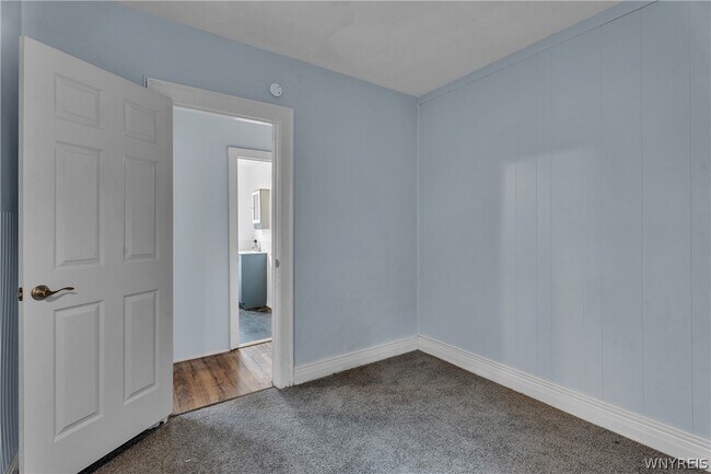 Building Photo - 212 Lockwood Ave