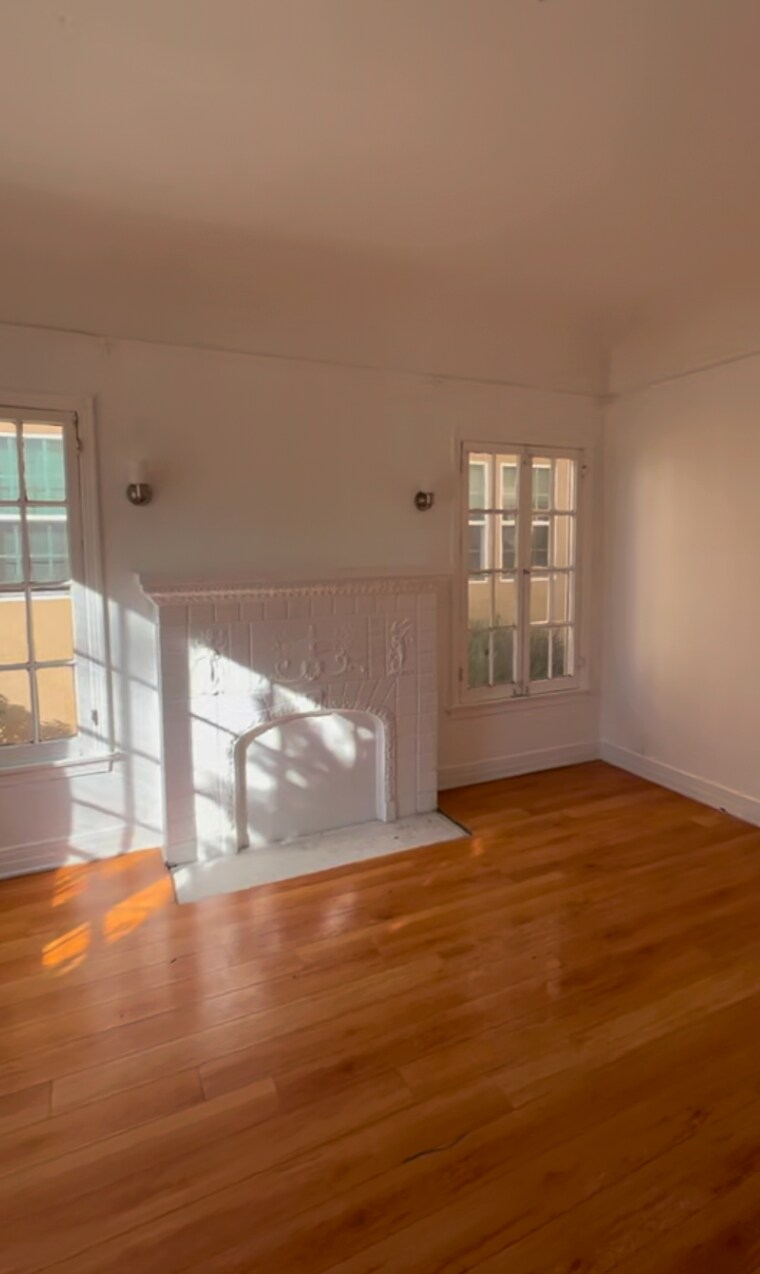 Building Photo - 2006 N Commonwealth Ave