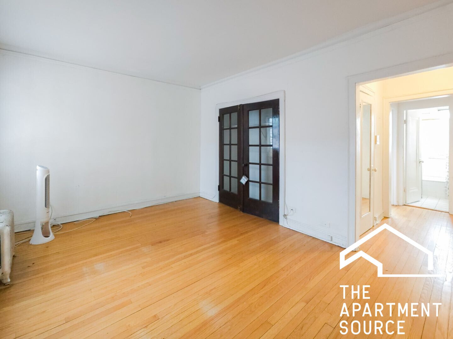 Building Photo - 4505b N Greenview Ave