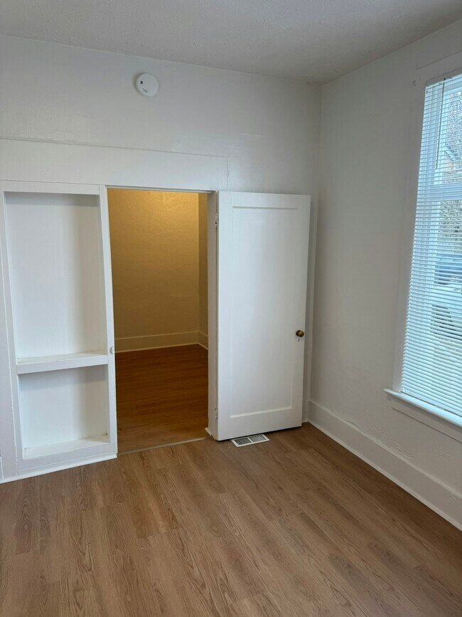 Building Photo - 2203 W Mallon Ave