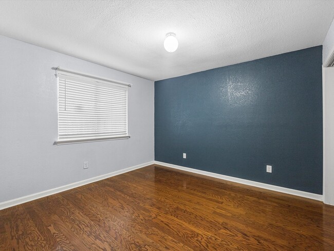 Building Photo - 3823 Suttonford Dr