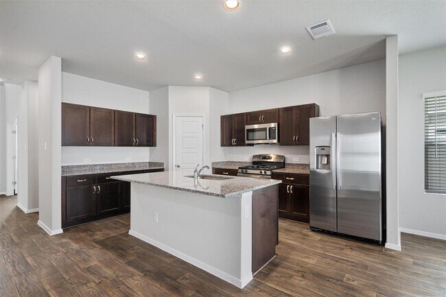 Building Photo - 621 Running Creek Dr