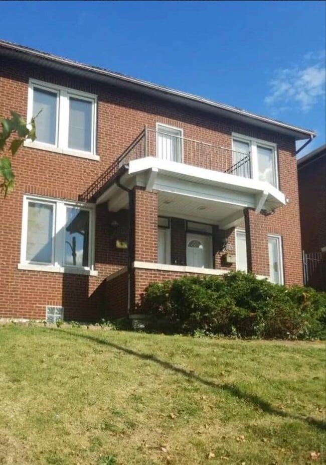 Primary Photo - 4122-4124 S. Grand