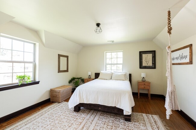 Building Photo - 20 Safe Harbor Village