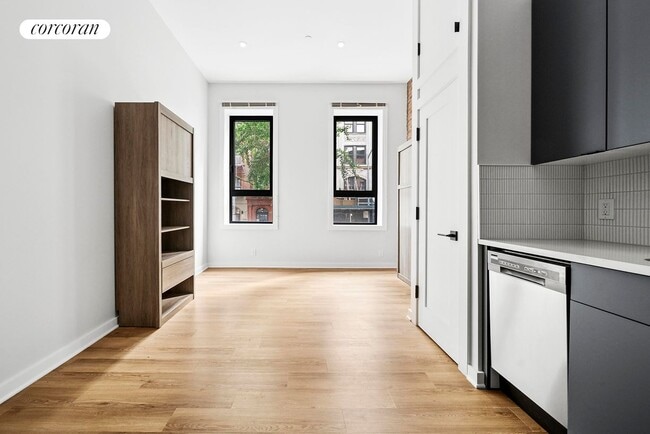 Primary Photo - 317 W 51st St