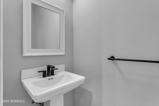 Building Photo - 4 Reuben Ct