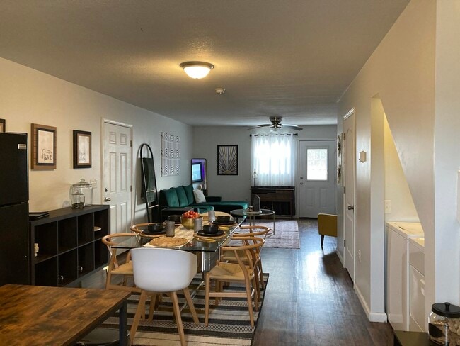 Building Photo - Laurel Flats LLC.
