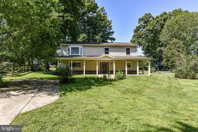 Primary Photo - 821 Ninovan Rd SE