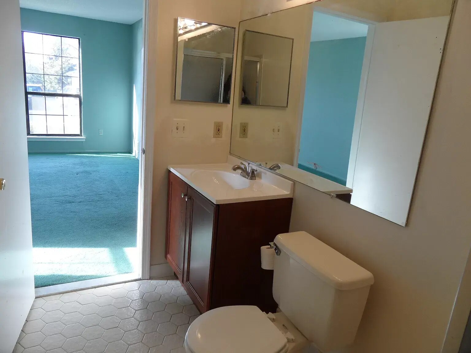 Building Photo - 312 Bromley Pl