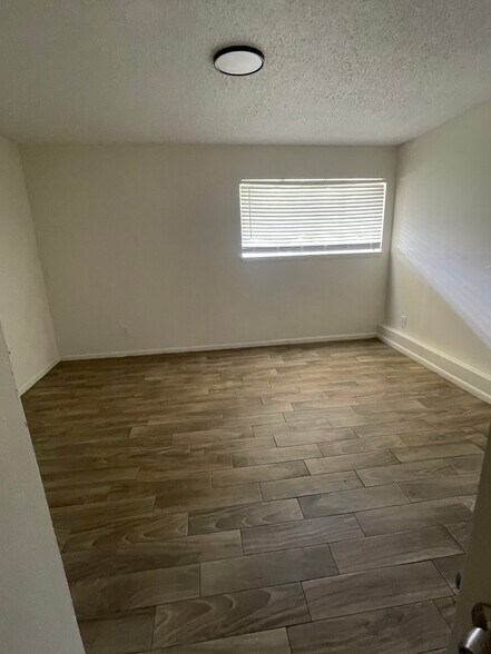 Building Photo - 6308 Newtown Cir