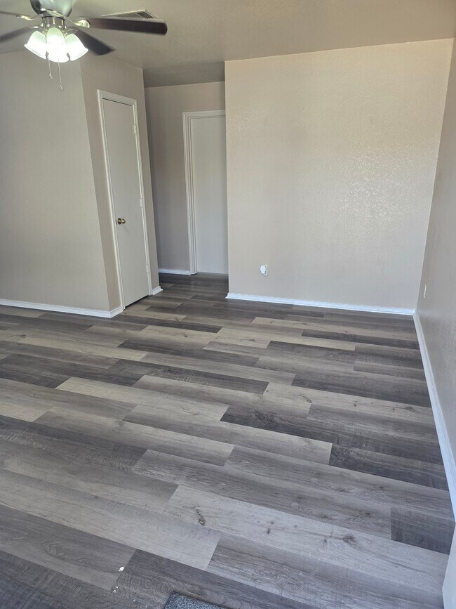 Building Photo - 1108 Horizon Dr