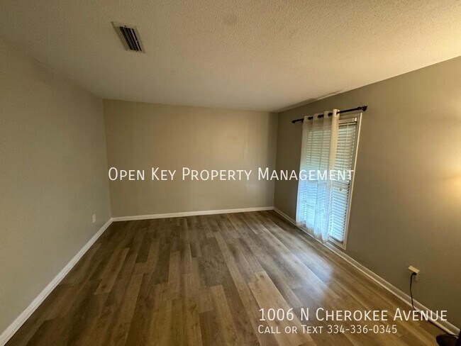 Building Photo - 1006 N Cherokee Ave