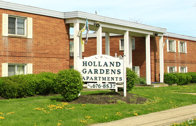 Building Photo - Holland Gardens Apartments