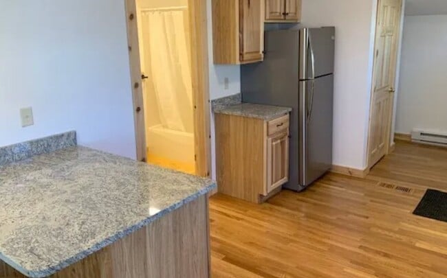 Building Photo - 72 Russell St