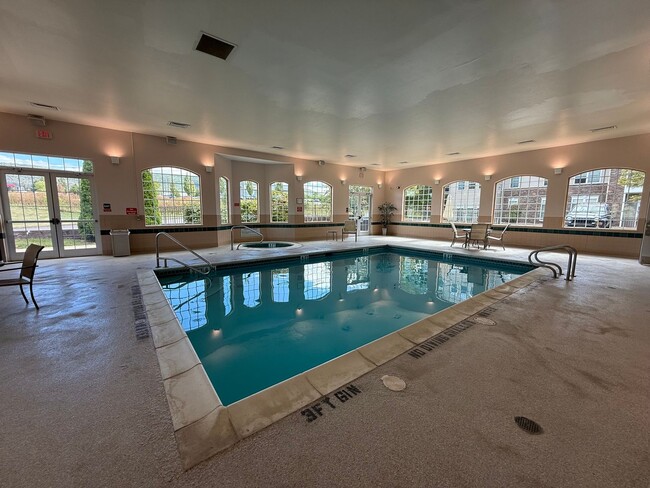 Building Photo - Two-Bedroom Condo in the Summit at Shiloh!