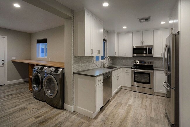 Building Photo - PRE-LEASE FOR AUGUST 2026 - Gorgeous home ...